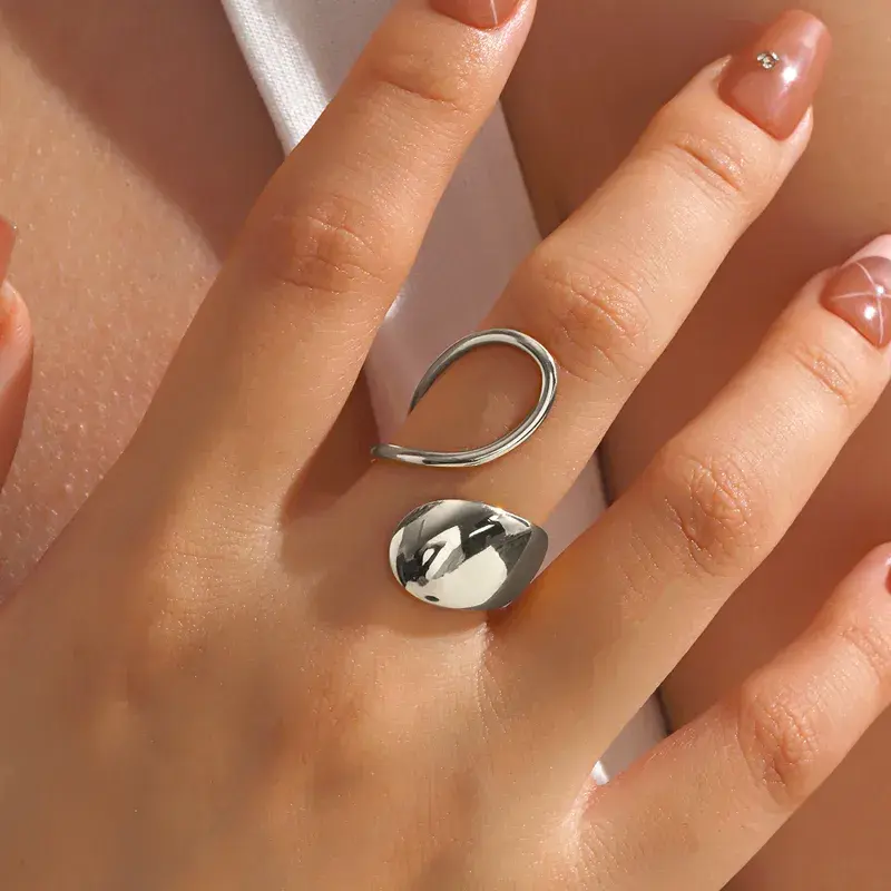 Modern Loop Teardrop Ring – Gold | Silver 💍✨