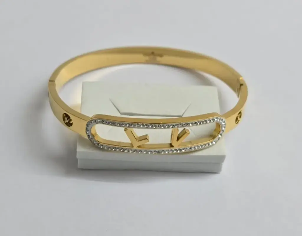 Crystal Accent Designer Bracelet – Anti-Tarnish 💎✨