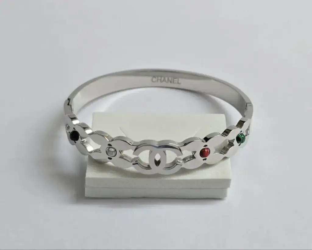 Elegant Silver-Tone Bracelet with Multi-Colored Gemstones – Anti-Tarnish ✨🌈