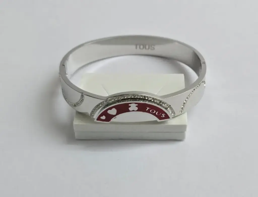 TOUS Silver-Tone Bracelet with Red Enamel & Crystal Accents – Anti-Tarnish ✨❤️