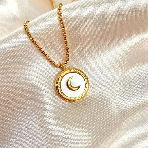 🌙✨ Crescent Moon Pendant Necklace – 18K Gold Plated ✨🌙