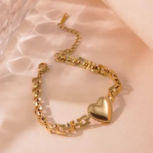 💖✨ Golden Heart Bracelet – Elegant Love Charm ✨💖