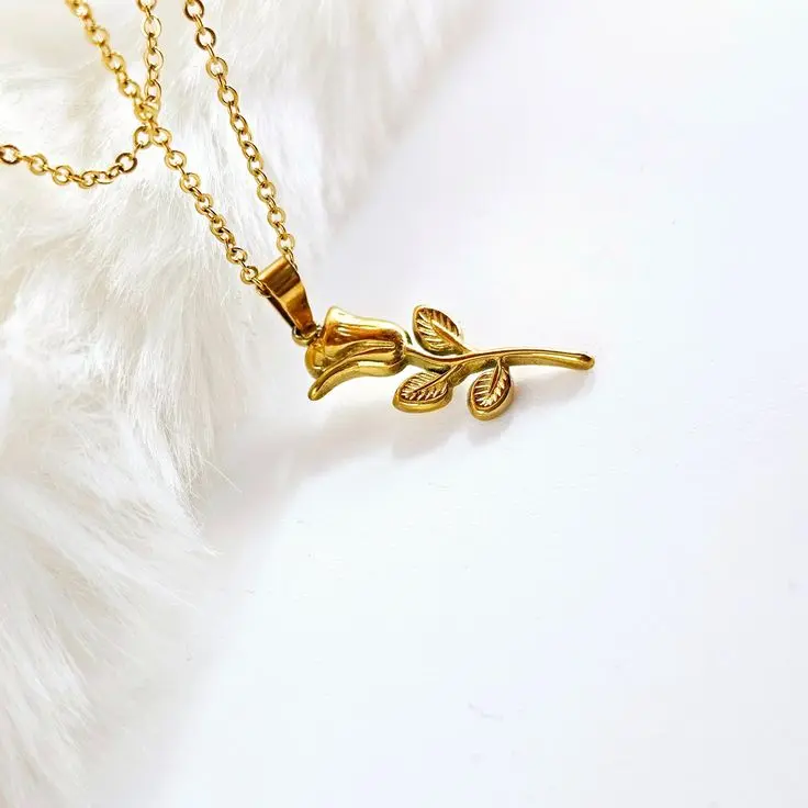 Anti-Tarnish Golden Rose Pendant Necklace 🌹✨