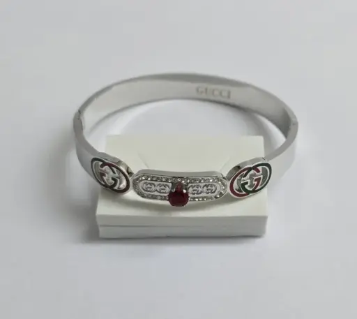 Luxury Silver-Tone Bracelet with Red Gemstone & Enamel Accents – Anti-Tarnish 💎✨