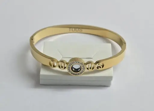 18K Gold Plated Bracelet with Crystal Centerpiece – Anti-Tarnish ✨