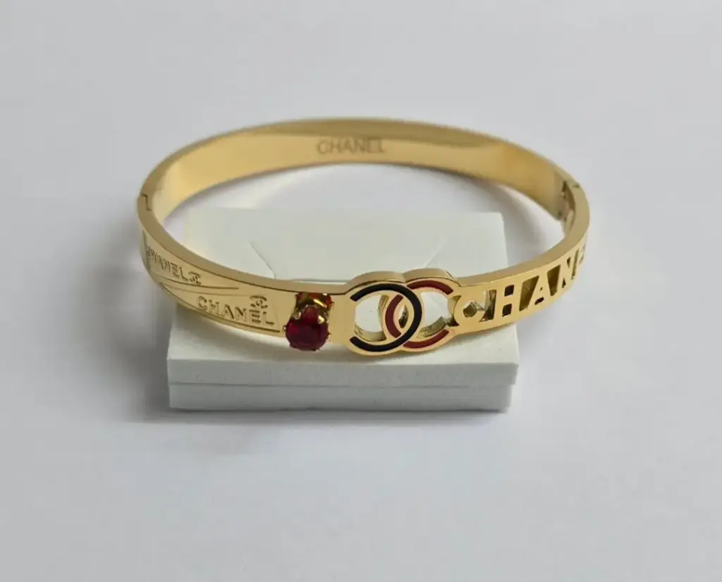 Chanel-Inspired Gold Bracelet – Red Stone Accent (Anti-Tarnish)