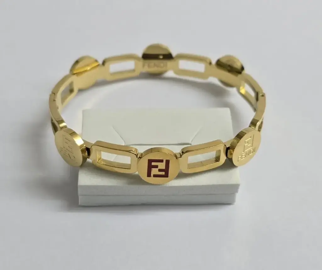Fendi-Inspired Gold Bracelet – Logo Link Design (Anti-Tarnish)