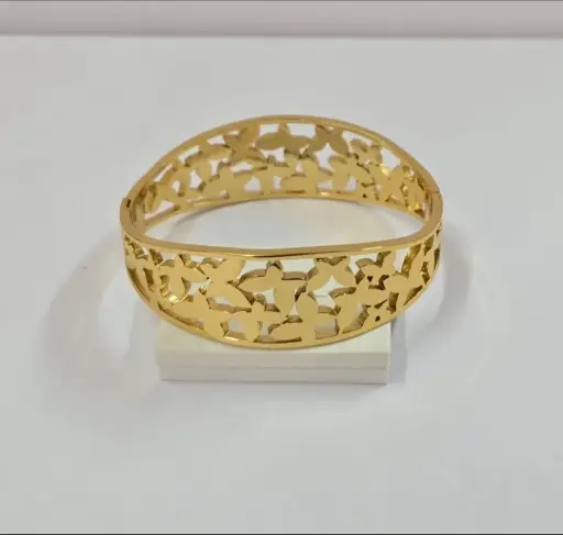 Luxury Floral Cutwork Bracelet – 18K Gold Plated (Anti-Tarnish)